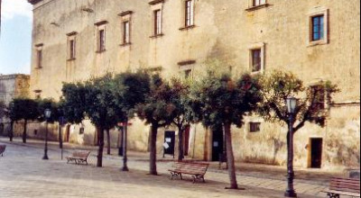 Tricase - Piazza Giuseppe Pisanelli - Uno scorcio di Palazzo Gallone